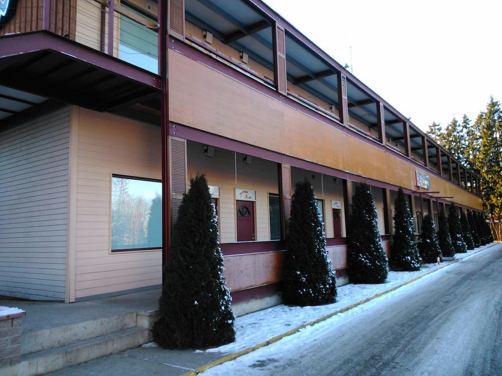 Maennimaee Guesthouse 빌얀디 외부 사진